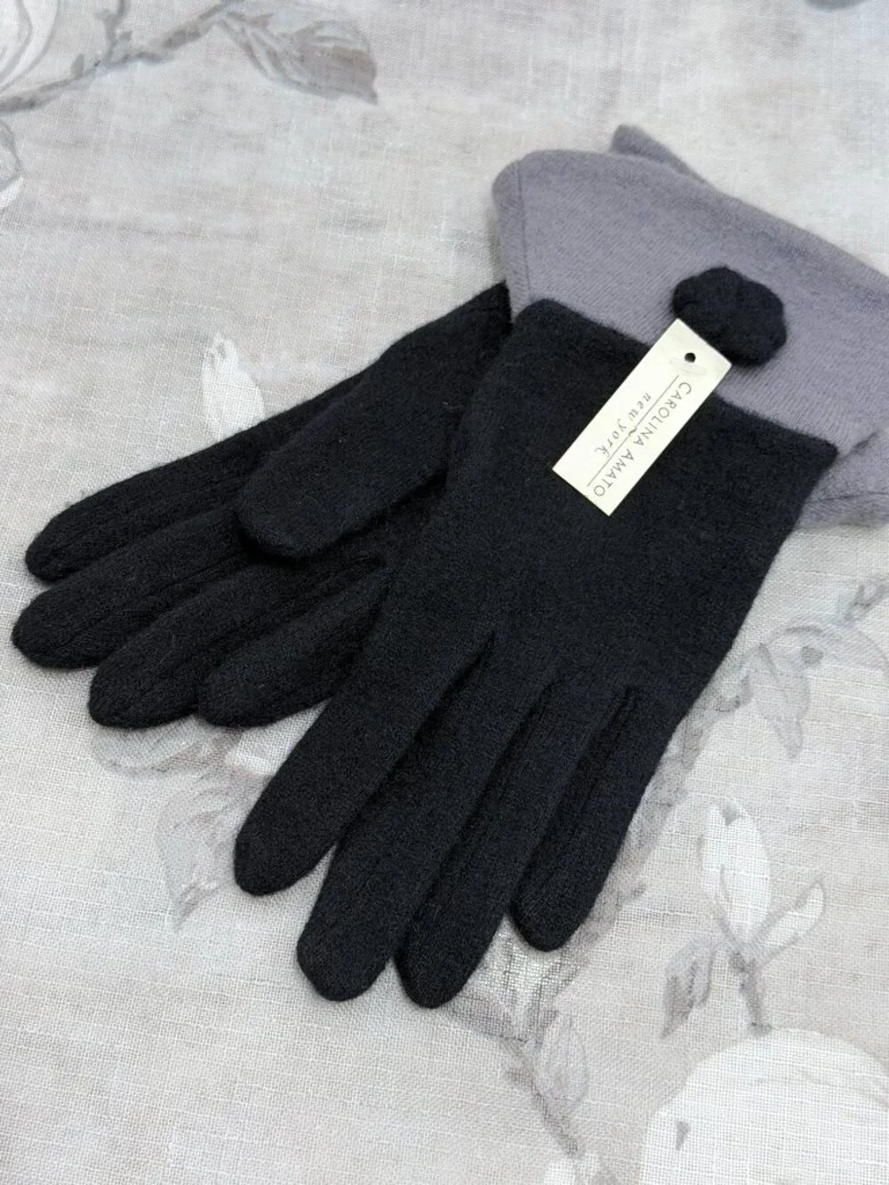 Carolina Amato NWT Cashmere Wool Gloves Black Gray Knit Winter One Size